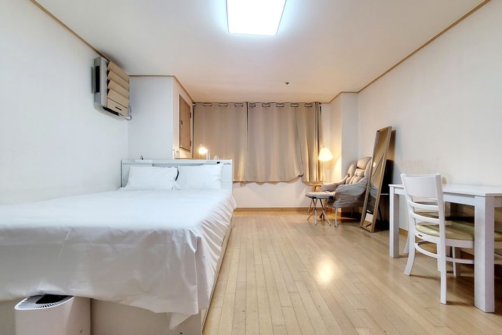 🤵 High-rise view near Sinchon Station (Unit 3th image