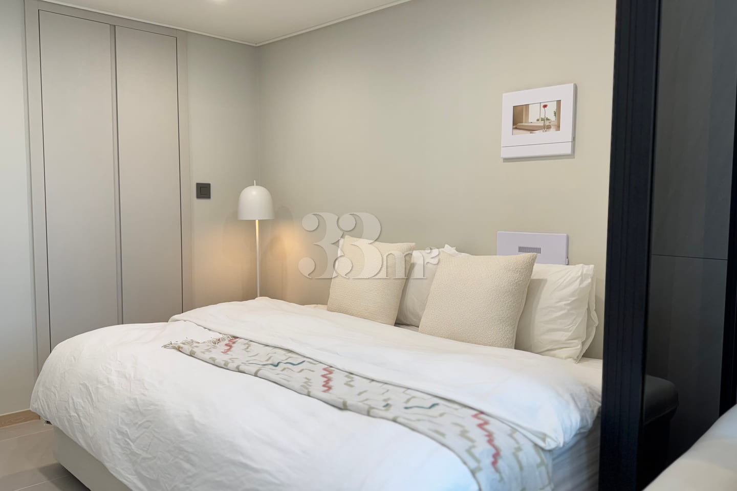 Luxury 10th-floor unit in the city center 7th image
