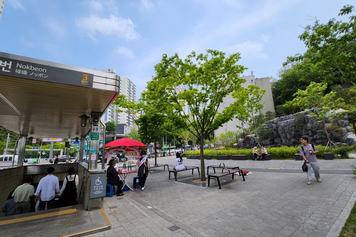 Parking available. 4 people can stay at Nokbe 1th image