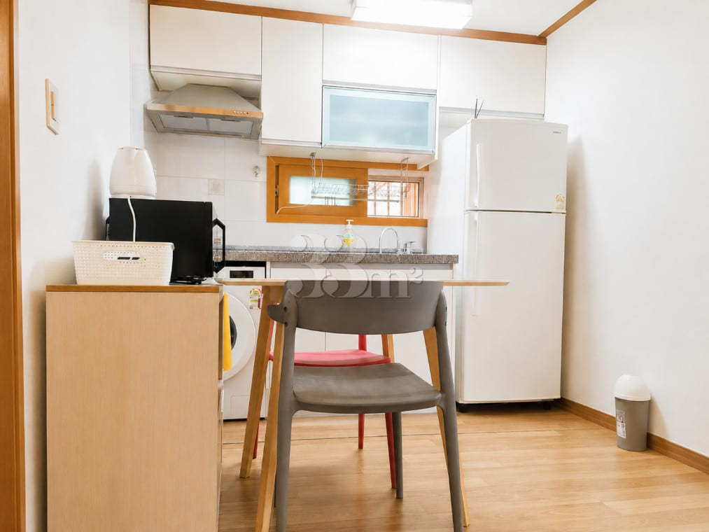 Spacious 12-pyeong room on flat ground in Hye 2th image