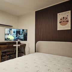 Guwol-gil Hospital Walnut Two-Room Unit Image