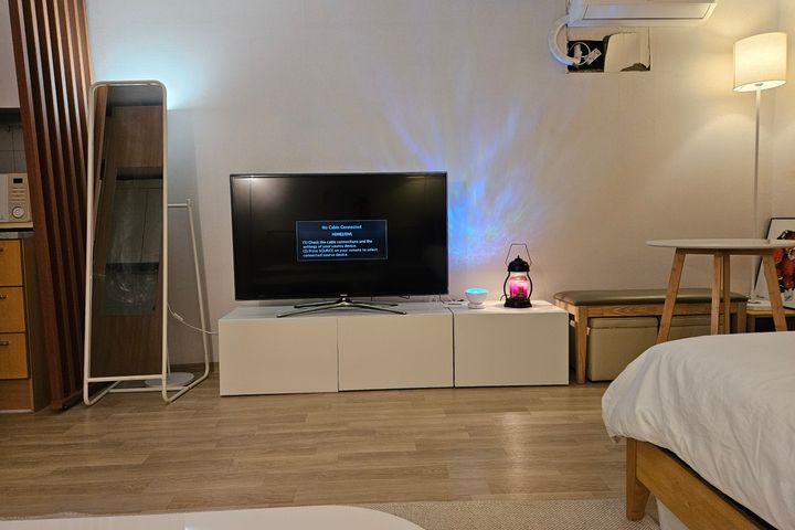 5 minutes from Gasan Station. Room with a ter 6th image