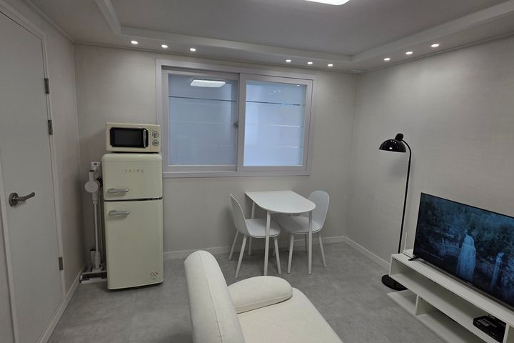 🌟[Premium] Fully Furnished 1.5-Room Unit🌟 3th image
