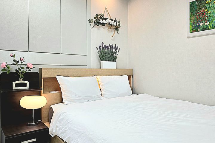 3-room, fully furnished, 10-minute walk from  2th image