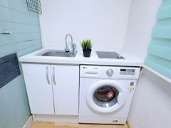 No need for a laundry room, it even has a dry 3th image