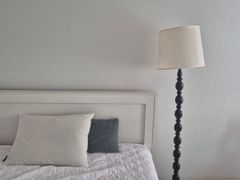 Large room with parking for pets 0th image