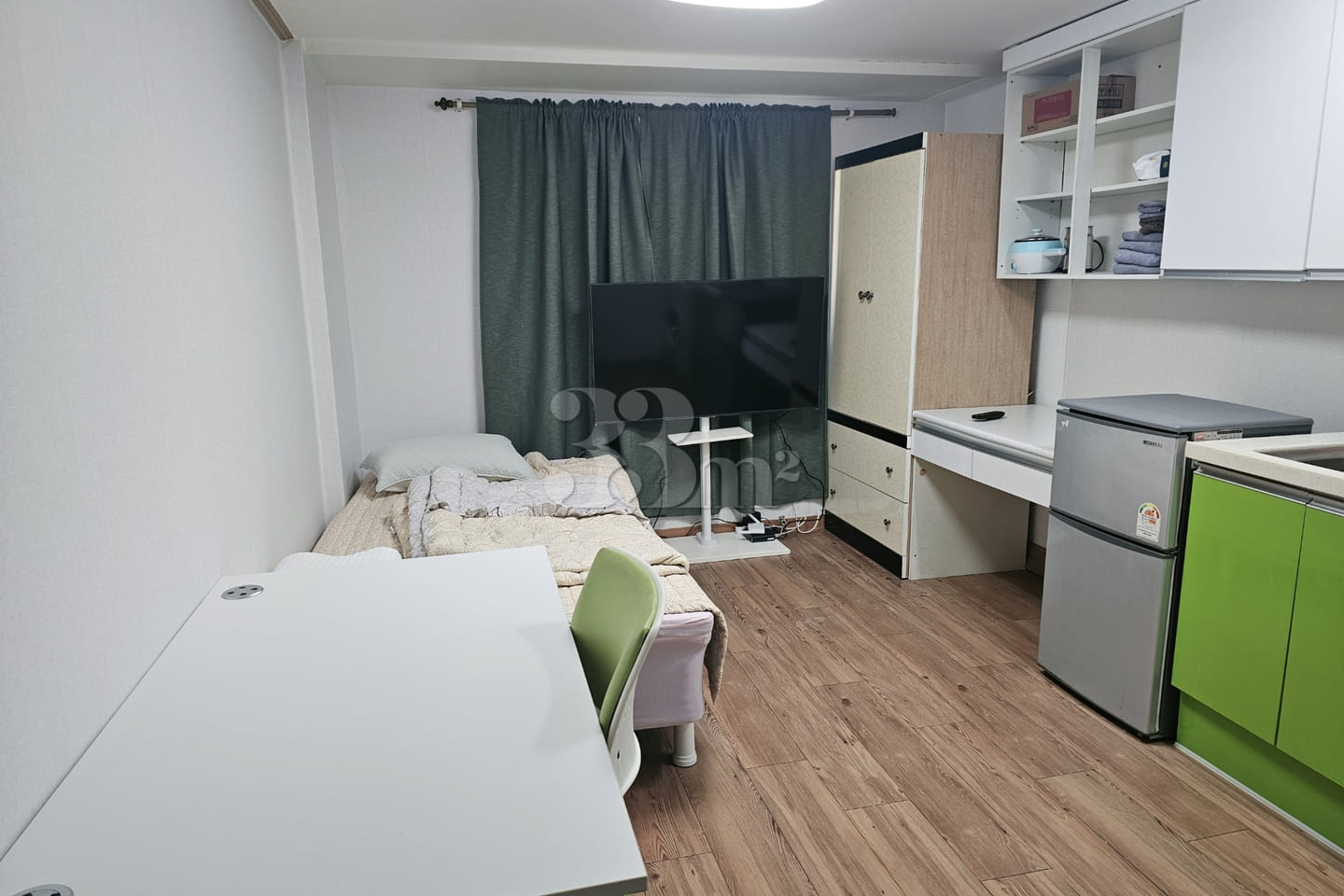 Clean and affordable studio apartment. 4th image