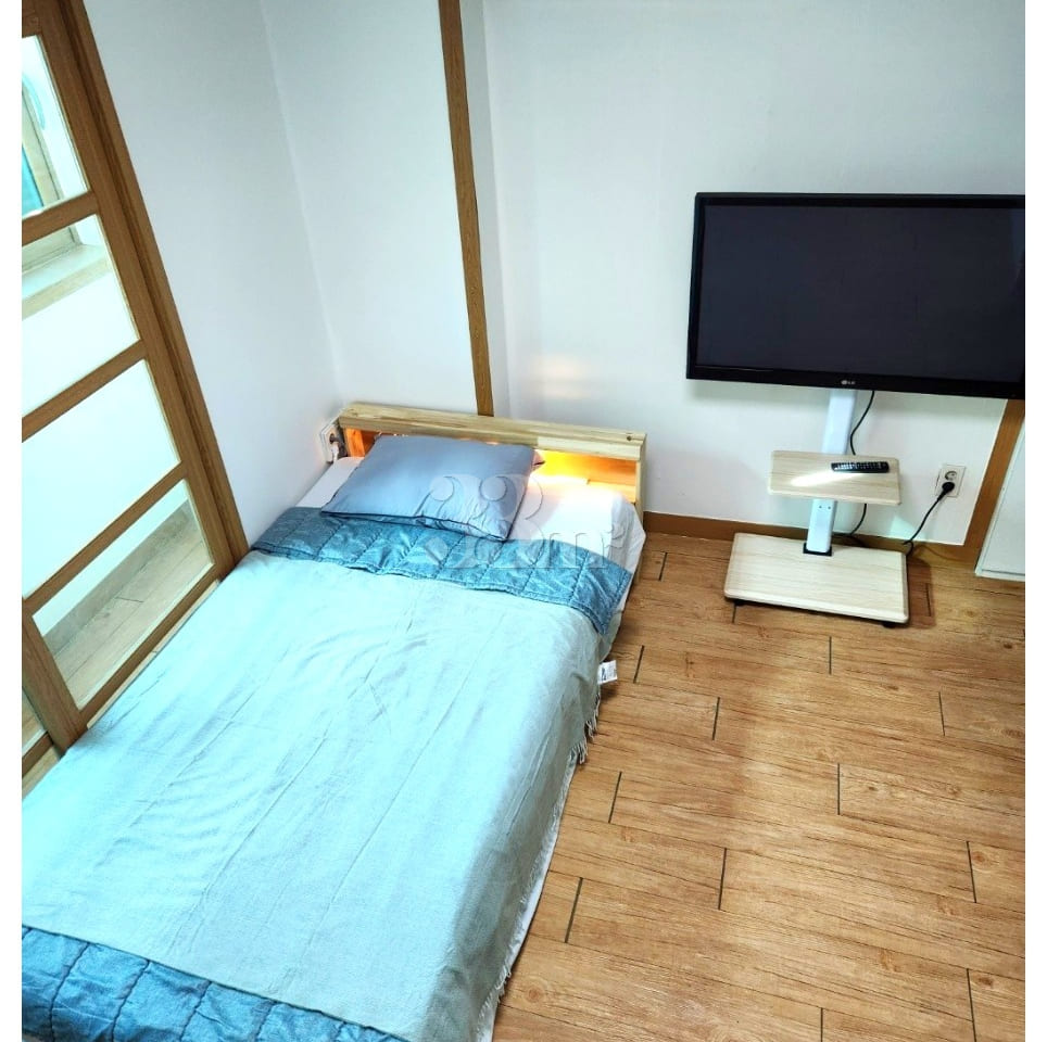 3-meter-high window, individual heating, 310 0th image