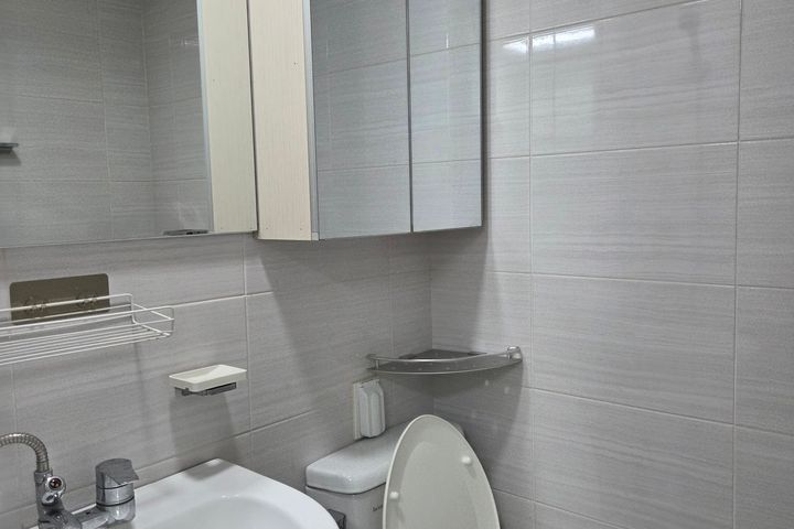 Newly Built Studio Apartment near Banghak Sta 6th image