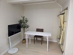 A room near the university campus 3th image