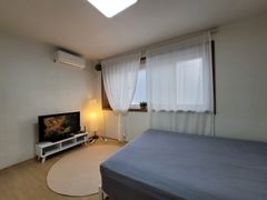 4. Fully renovated, 2 rooms with good natural 13th image