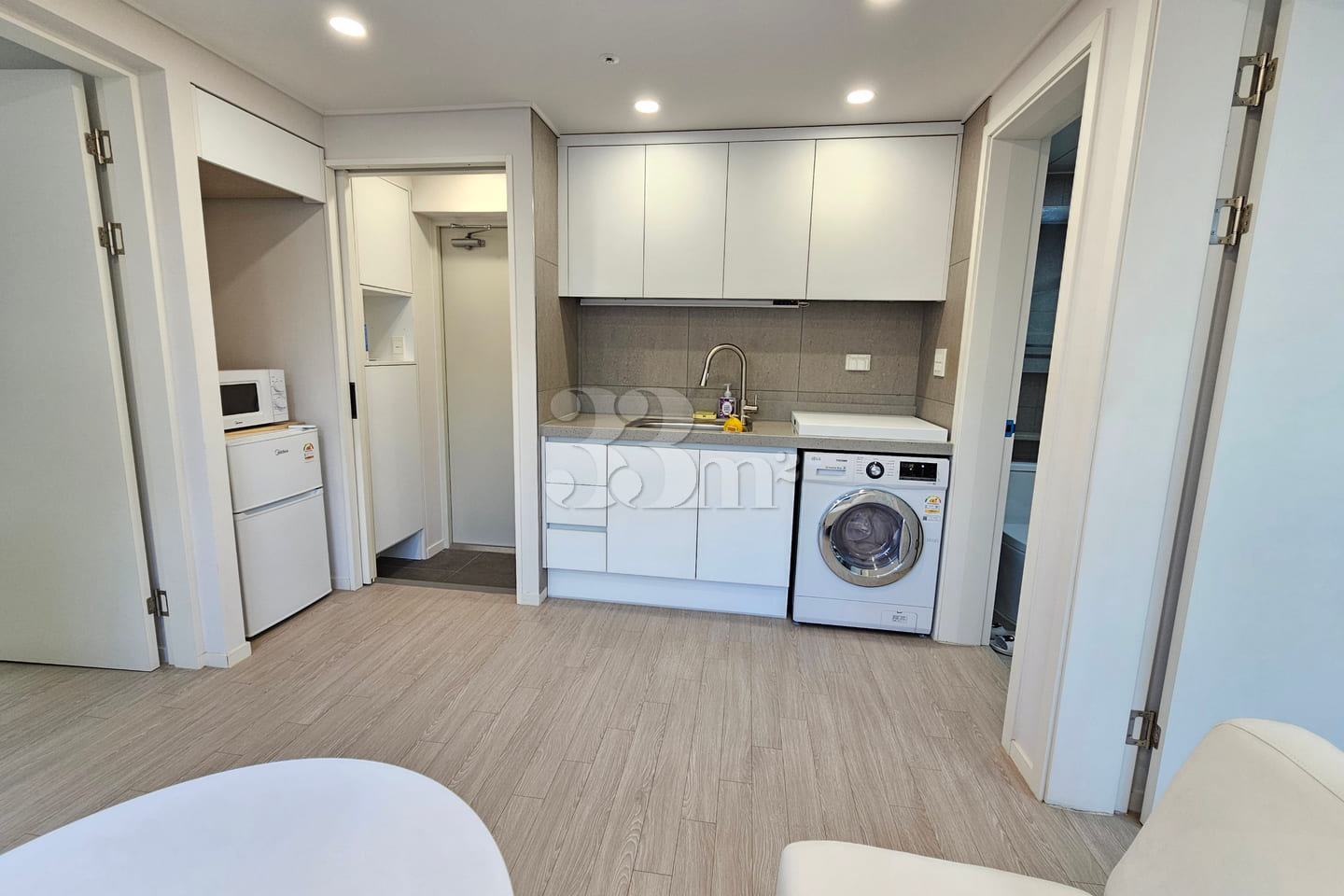 Affordable two-room apartment in Deungchon 2th image