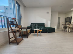 Apartment-style layout: 2 bathrooms 0th image