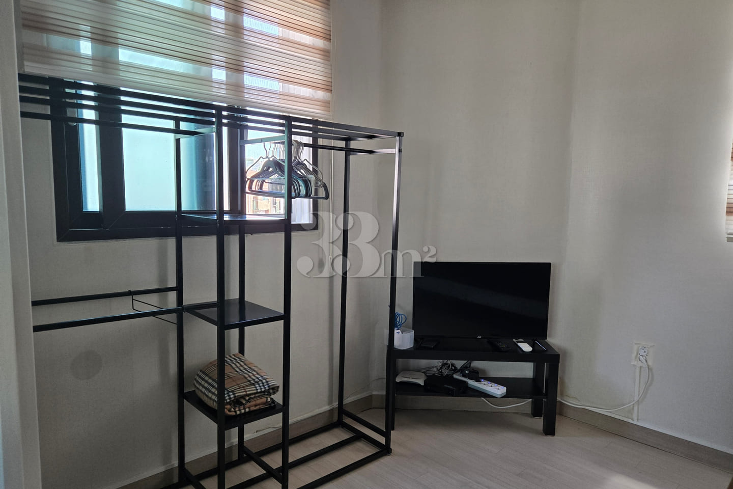 4th floor, studio apartment with separate roo 1th image