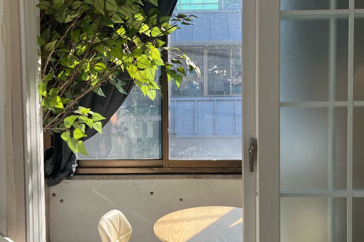Parking at a quiet academy in the Daechi-Hant 10th image