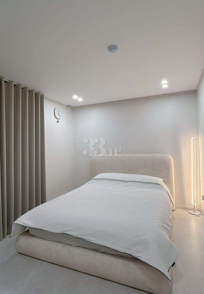 It's a clean, new house. 1th image