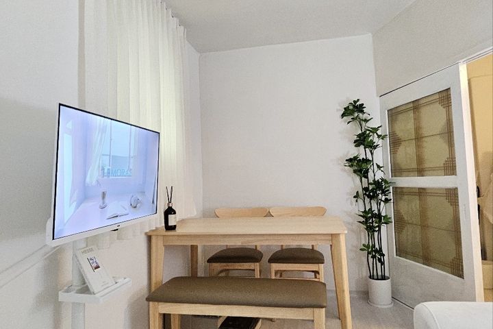 Cozy 2-Room Unit 2th image