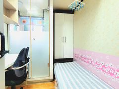 Studio type with an exterior window, Room 204 6th image