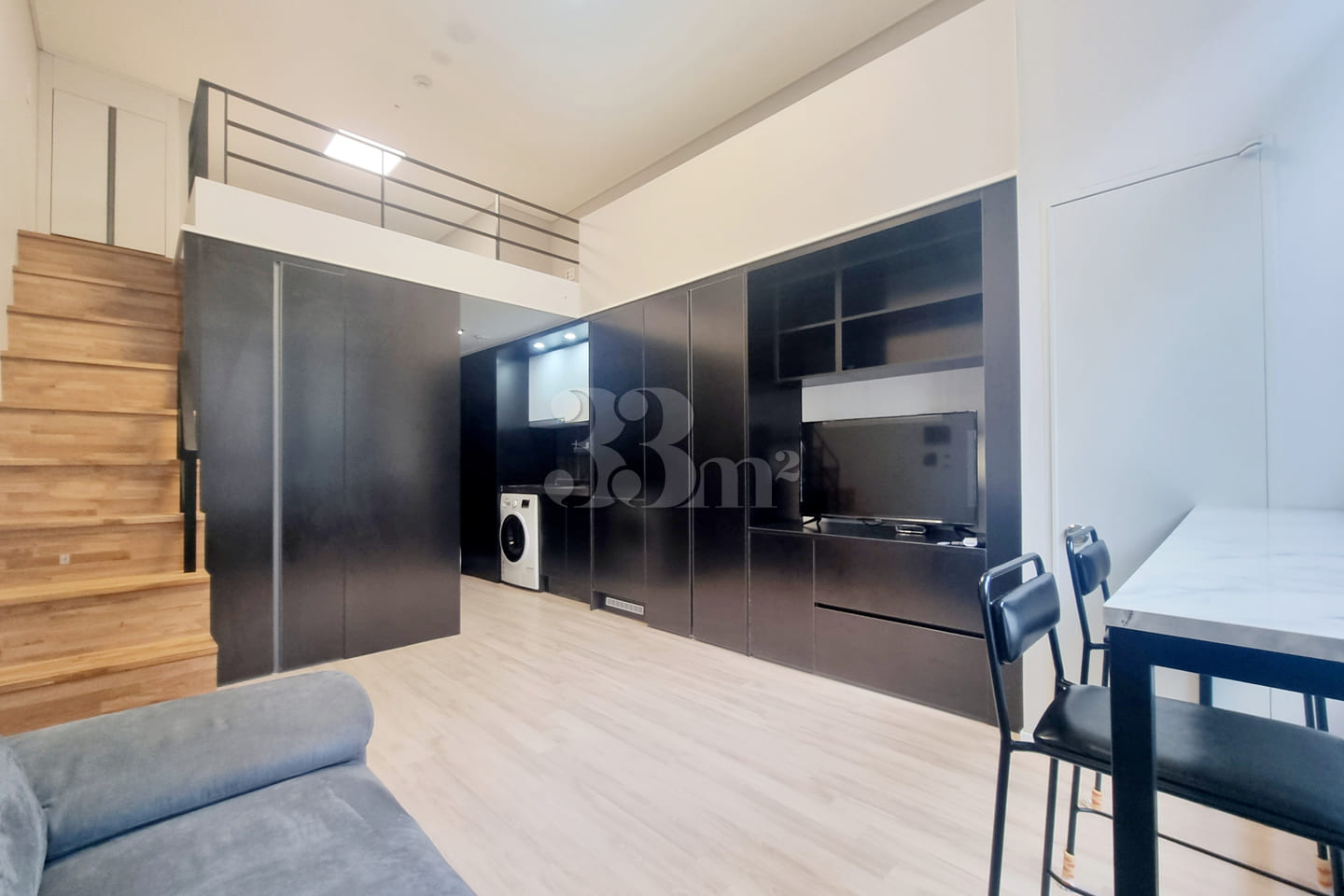 Modern Duplex, 11th Floor 2th image