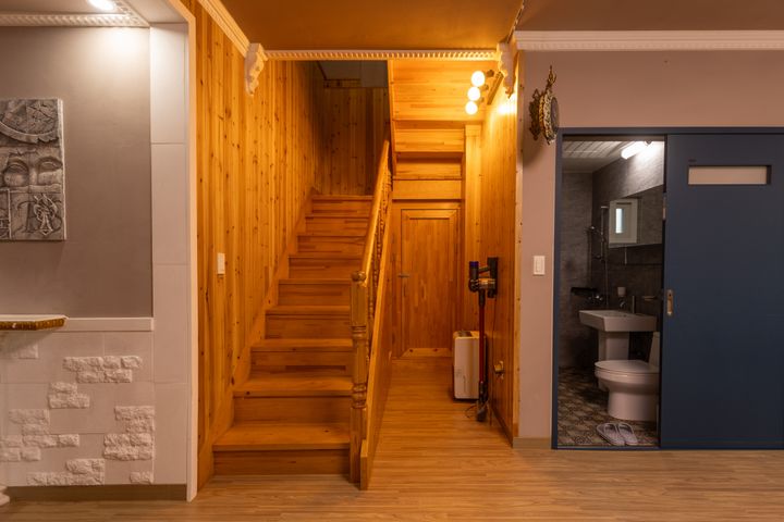 Two-story private house next to Seogwipo Hot 6th image