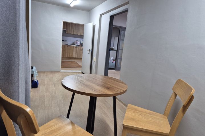 A quiet house with a spacious yard. 6th image
