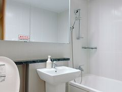 Gyeyang New Three-Room Apartment with Full Op 17th image