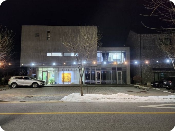 뷰가 예쁜 통유리방 16번째 이미지