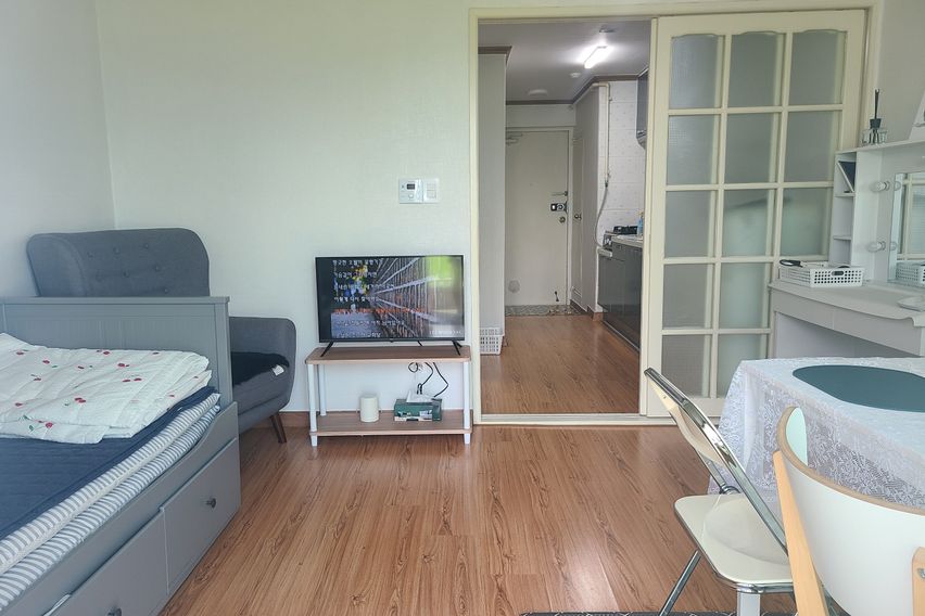 Happy Hour 13th image