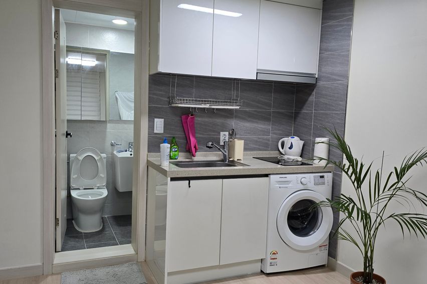 깔끔 넓은 2층방