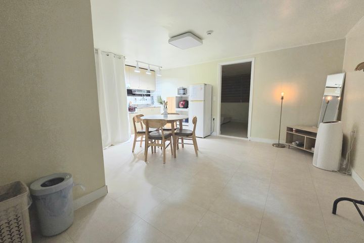 Clean, modern house. 5th image