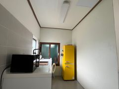Bookstore Whatstay 2 17th image