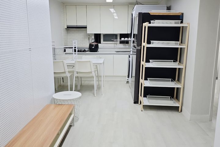 6-room house in Hongdae Yeontral Park area 2th image