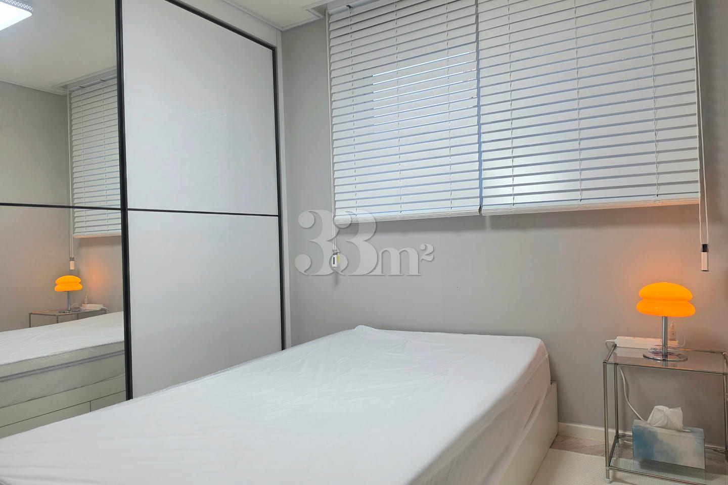 Mid-century room at Geumgok Station 5th image