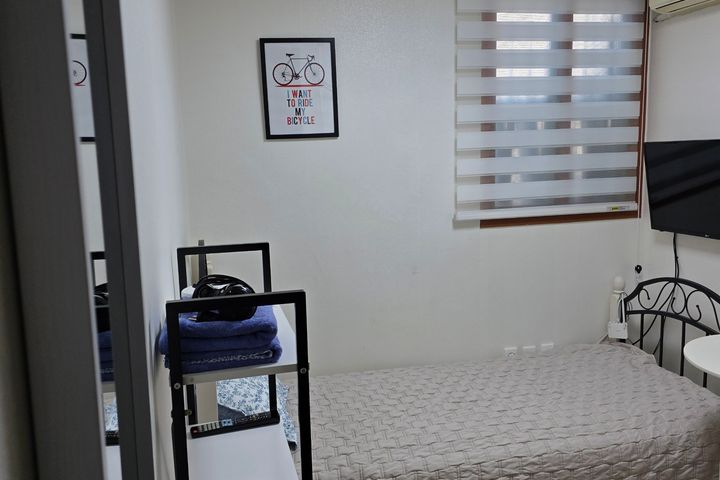 A charming ground-floor room 2th image
