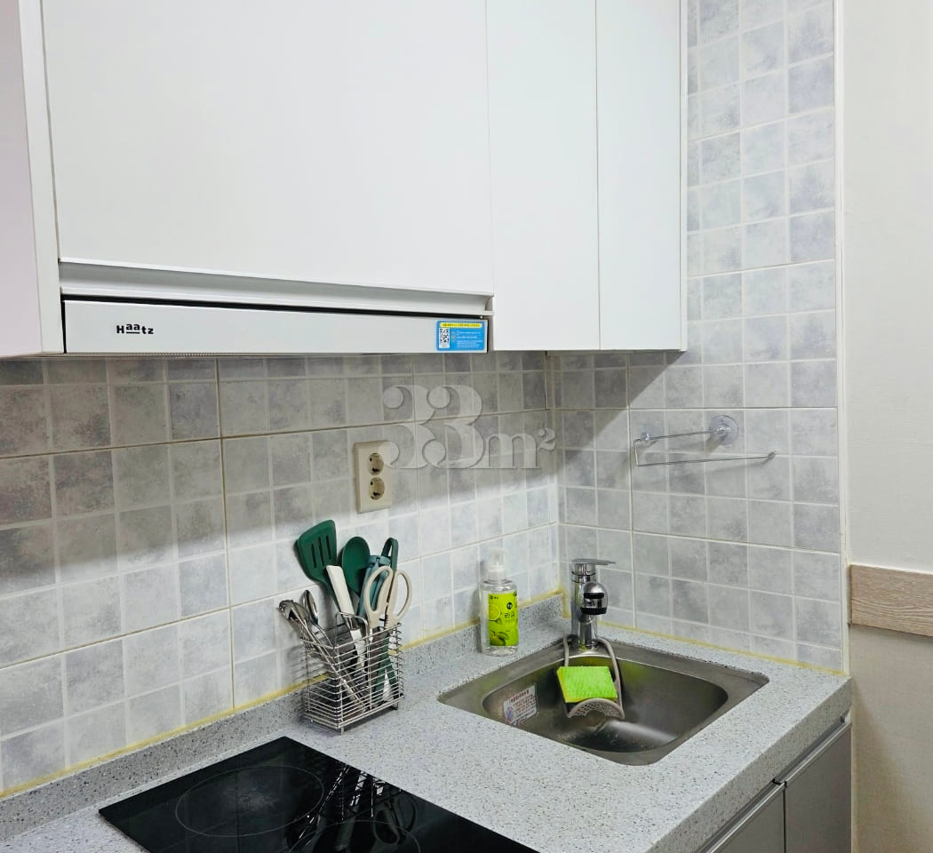 Fully Furnished Unit B (4-Minute Walk from Bo 9th image