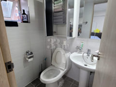 New studio apartment within walking distance 3th image