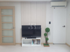 Fully furnished two-bedroom apartment near Wo 5th image