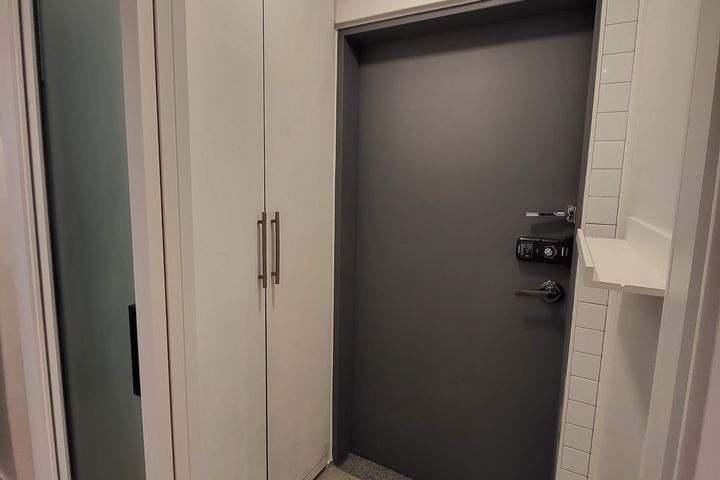 신사역 화이트 그레이 5번째 이미지
