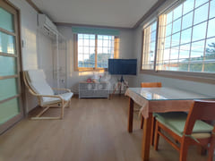 A Sun-Drenched House in Seogwipo 0th image