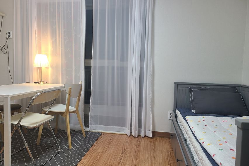 Happy Hour 6th image