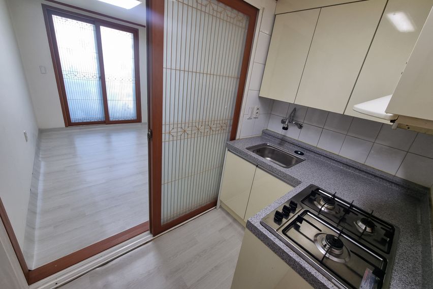 # 편안한투룸 충대앞!