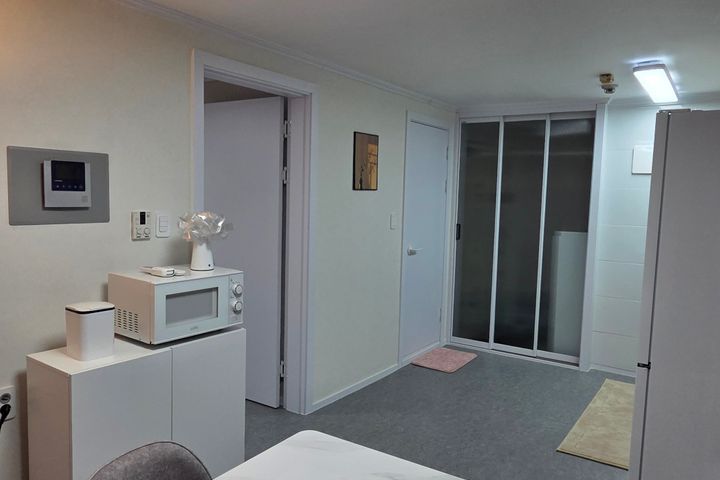 Two-bedroom apartment in Gangnam/Sinnonhyeon/ 13th image