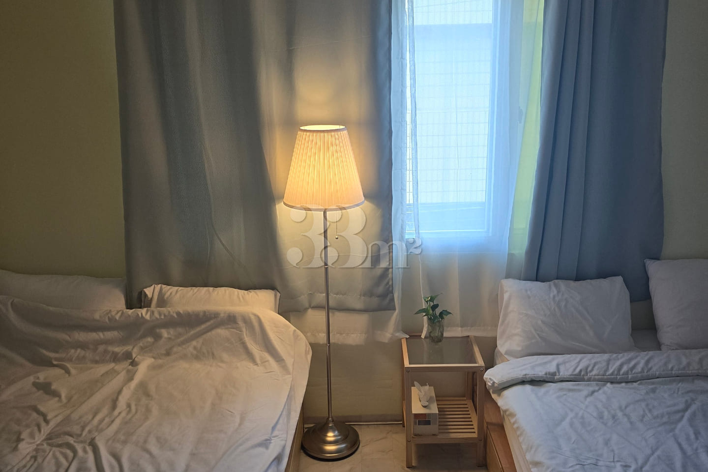 3-bedroom apartment with living room near a c 0th image