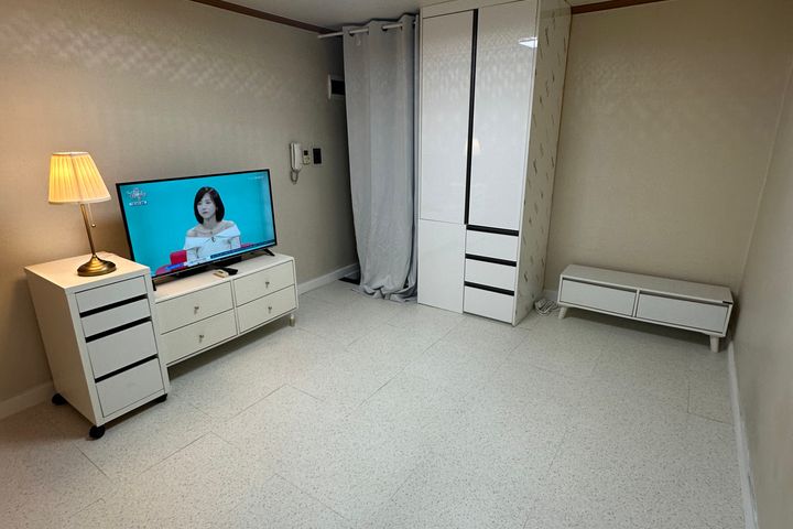 Clean, fully-furnished D near Byeongjeom Stat 1th image
