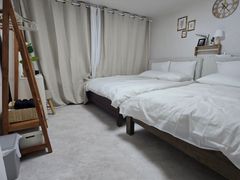 Hongdae Station 1.5 Room 102 5th image