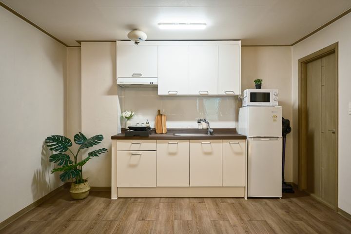 Spacious two-room apartment near Chungbuk Nat 12th image