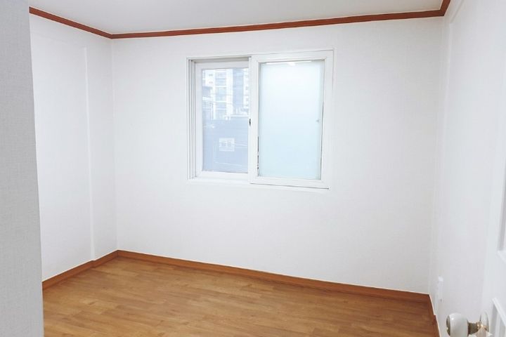 Spacious 85㎡ home, 1 minute from Jemulpo Stat 3th image