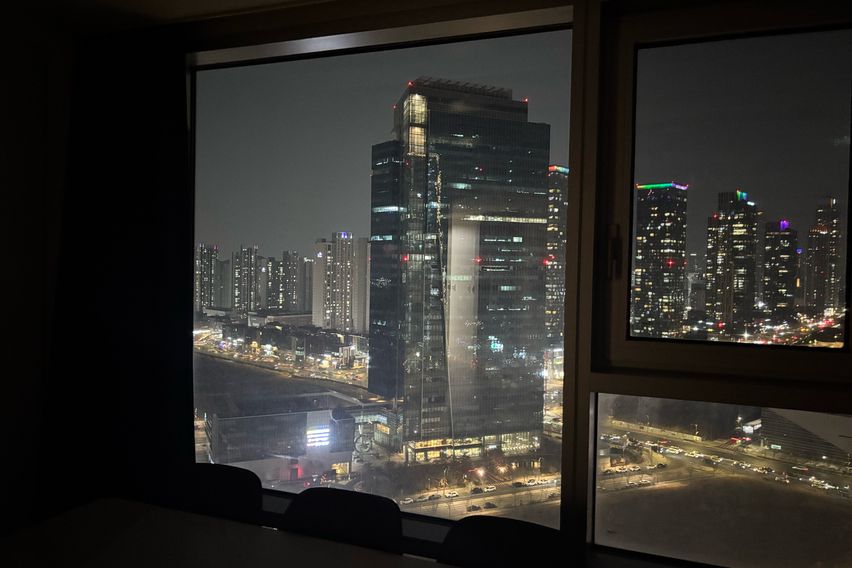 Connection to the International Business Dist 19th image