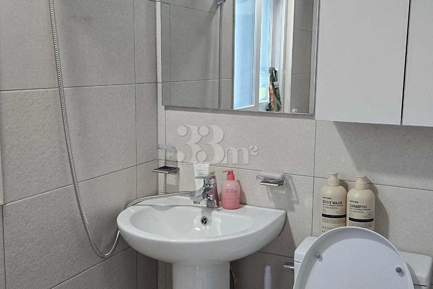 Short-term rental with a sea view in Sacheon, 5th image