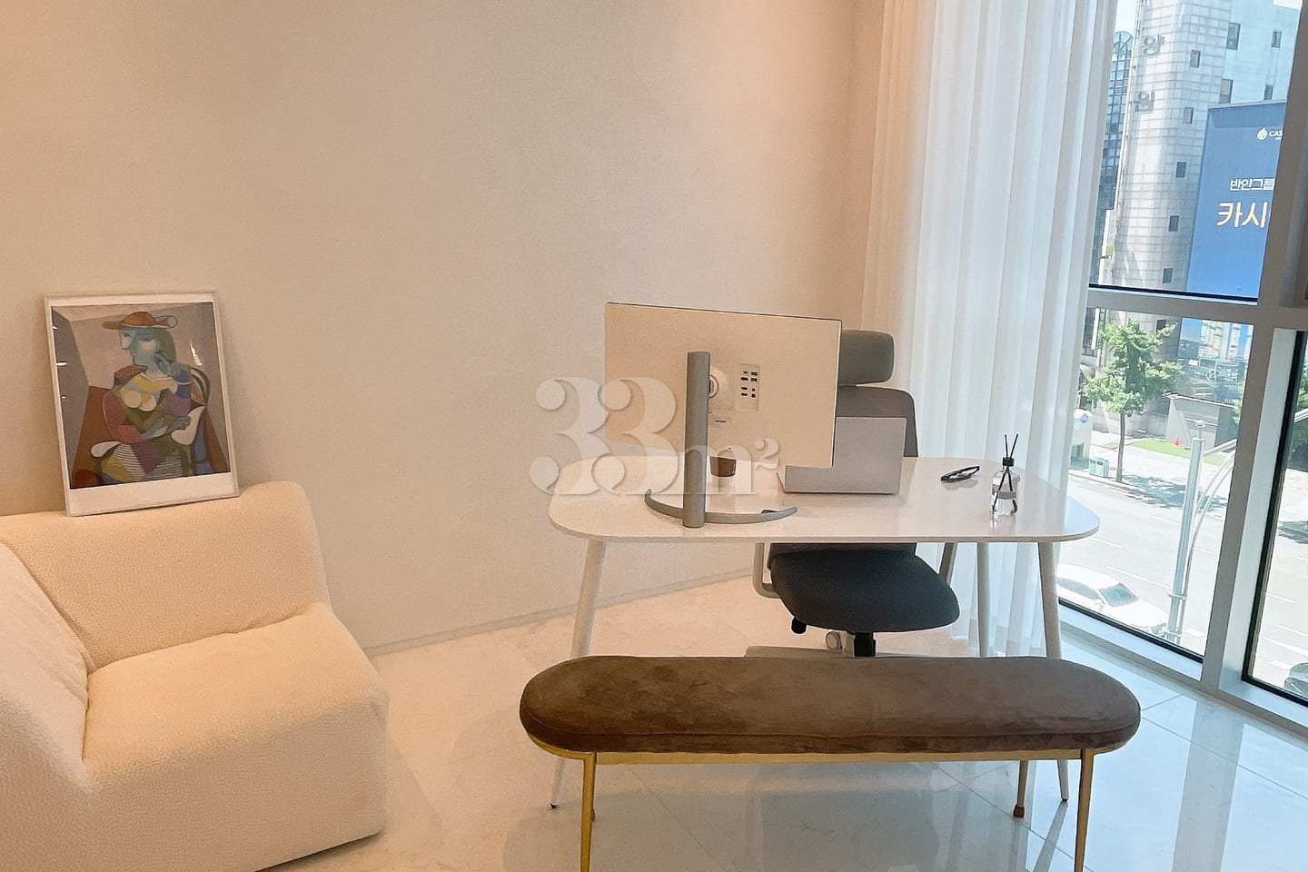 Newly built suite near Cheongdam Intersection 11th image